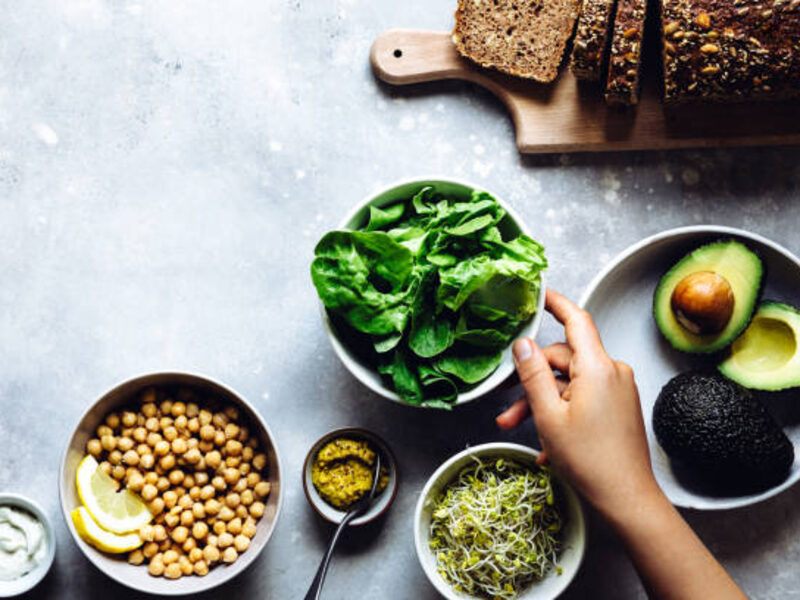 Diabetes-friendly meal with chickpeas, greens and wholegrain bread